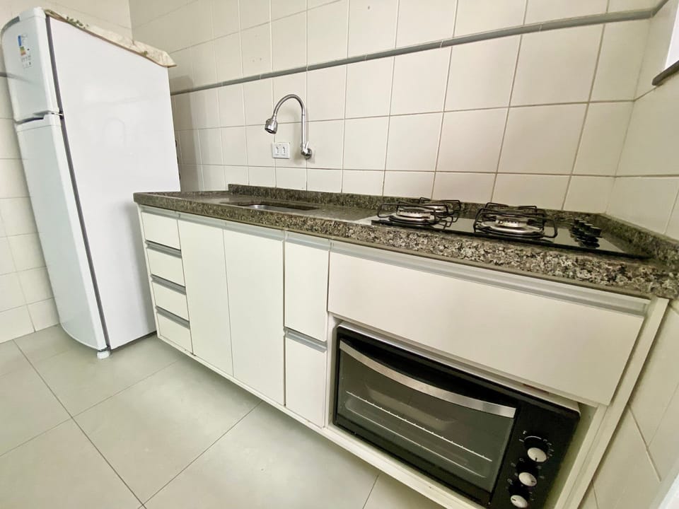 Basic Apartment | Private kitchen | Fridge, oven, blender, cookware/dishes/utensils