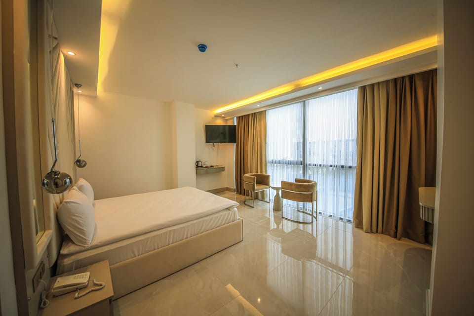 In-room safe, laptop workspace, free WiFi