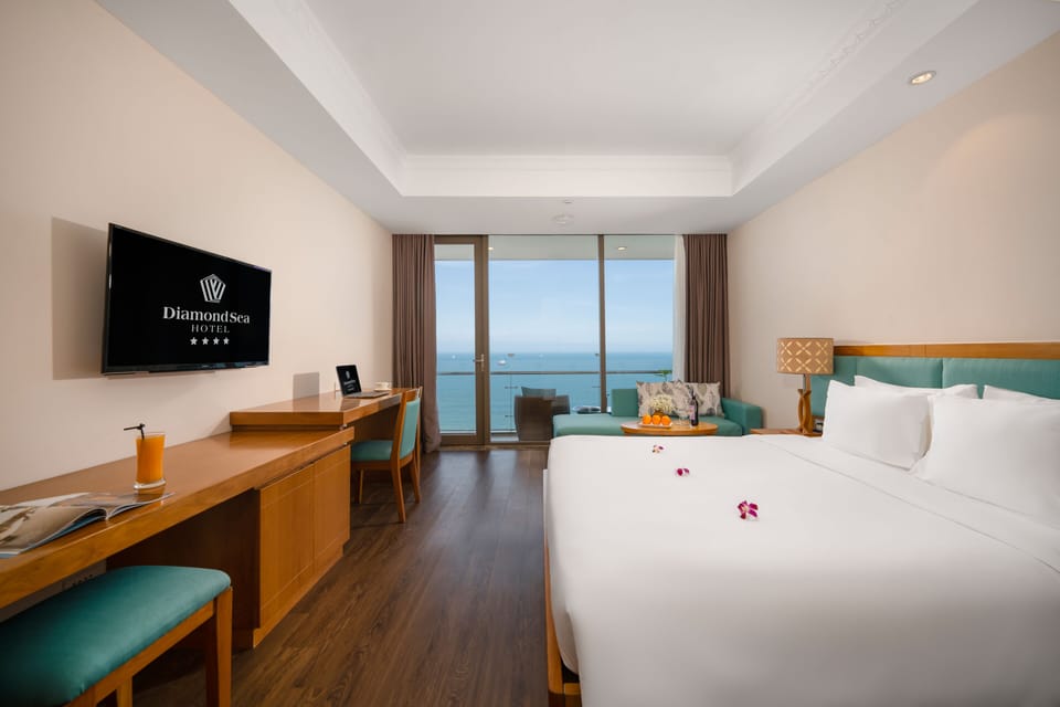 Premier Double Room, Ocean View | Minibar, in-room safe, desk, laptop workspace