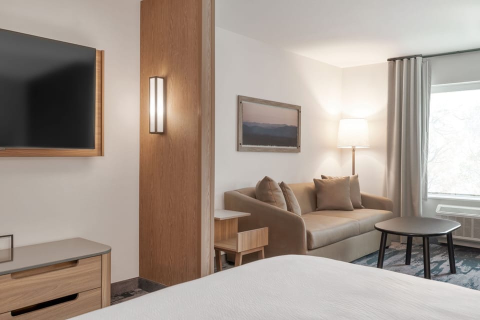 Premium bedding, pillowtop beds, desk, laptop workspace