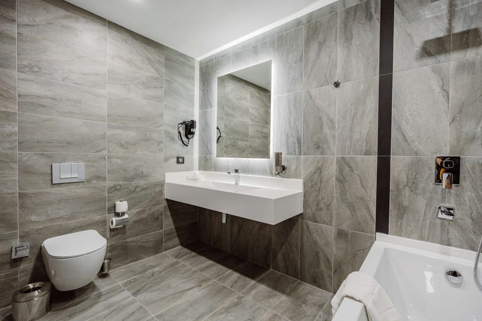 Rainfall showerhead, free toiletries, hair dryer, bathrobes