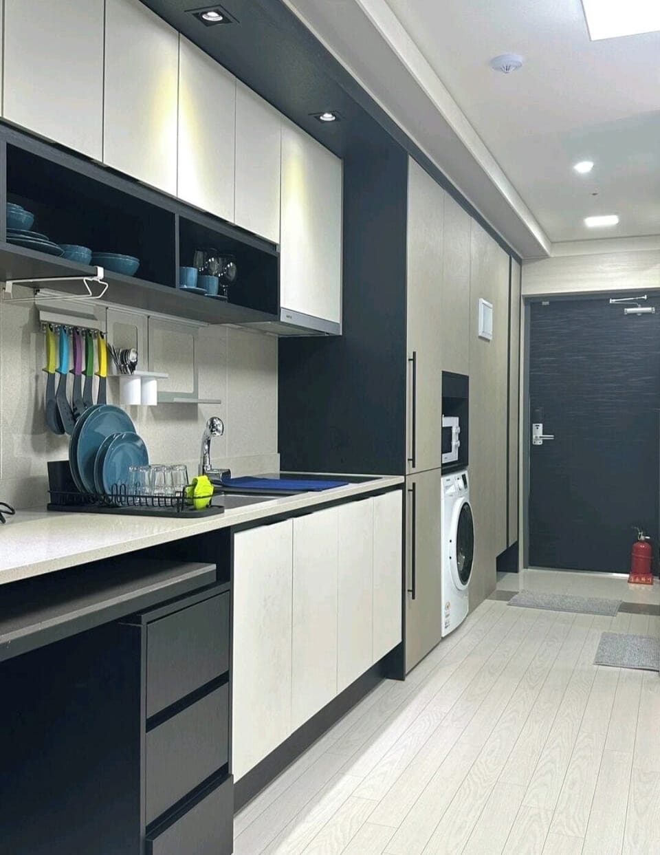 Lily Signature | In-room dining