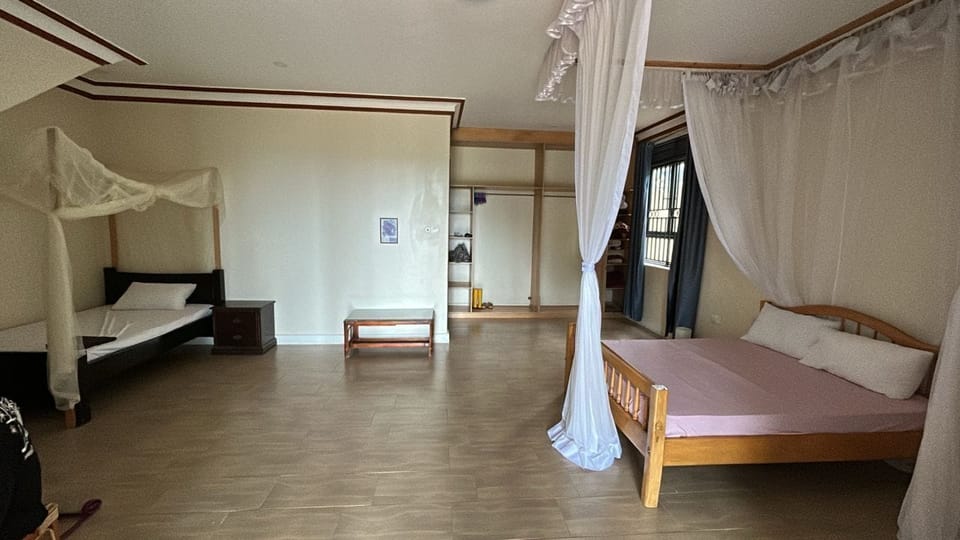 Classic Duplex, 1 Double Bed, Non Smoking, Lake View | Individually furnished, laptop workspace, blackout drapes