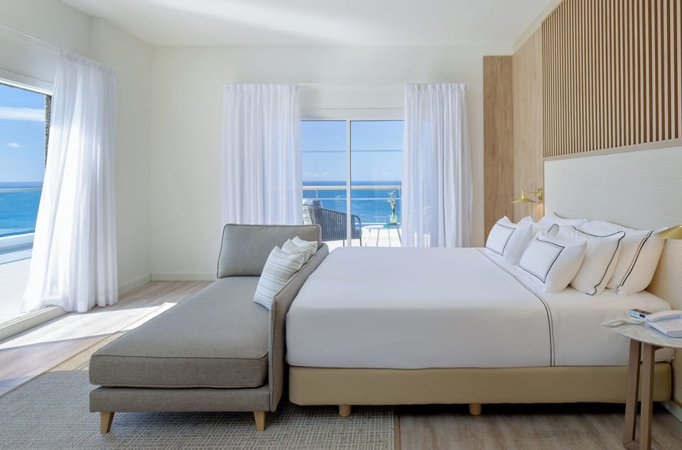 Presidential Suite Front Sea View | Premium bedding, minibar, in-room safe, desk