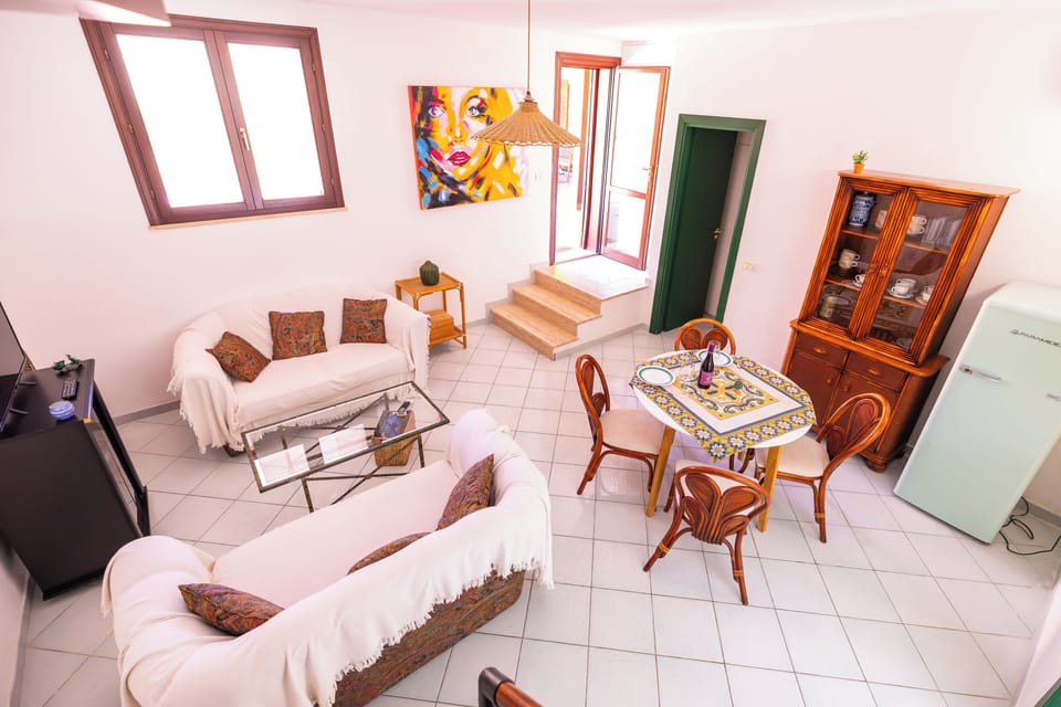2 bedrooms, individually furnished, iron/ironing board, free WiFi