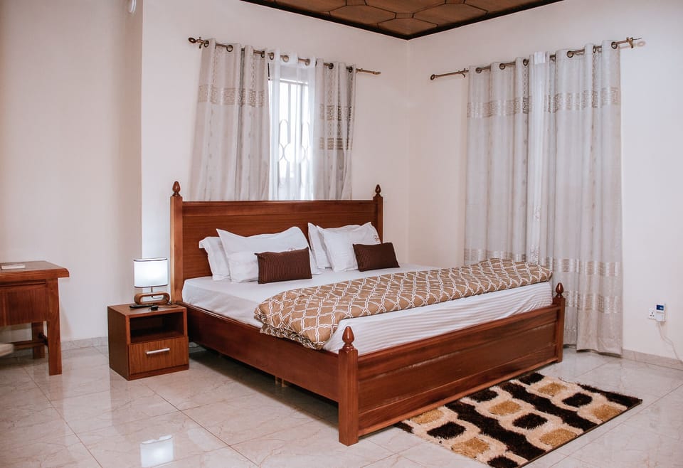 Executive Room | Iron/ironing board (on request), WiFi (free)
