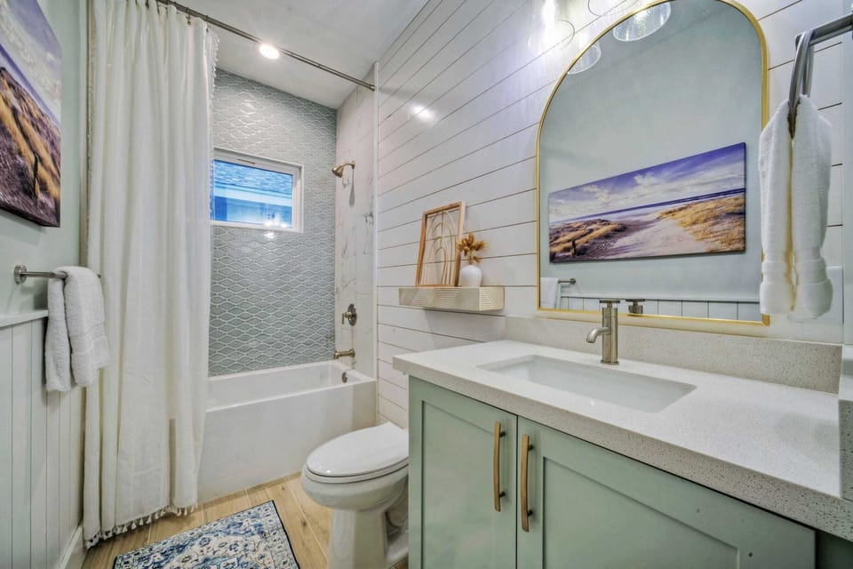 Swinging Easy by Avantstay Private Pool, Firepit, Balcony Cottage in Port Aransas