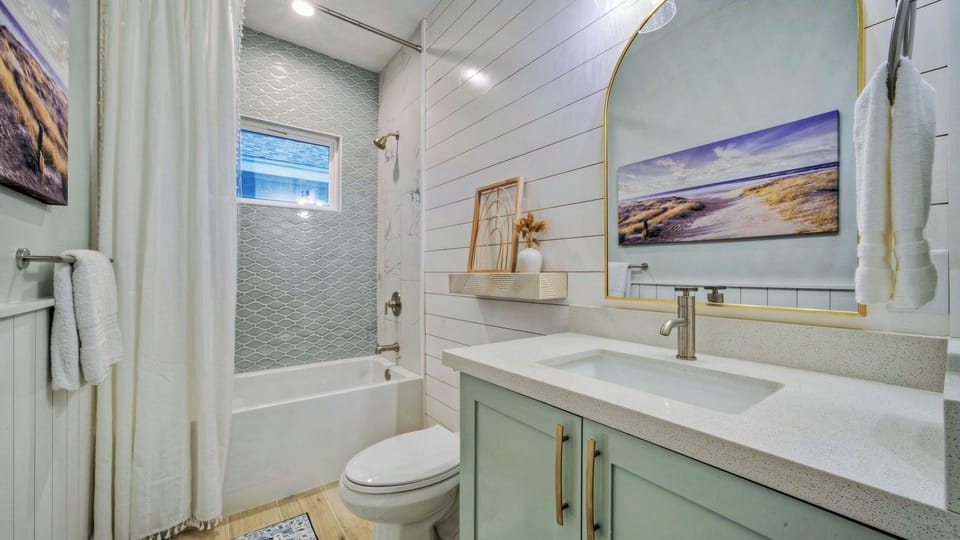 Swinging Easy by Avantstay Private Pool, Firepit, Balcony Cottage in Port Aransas