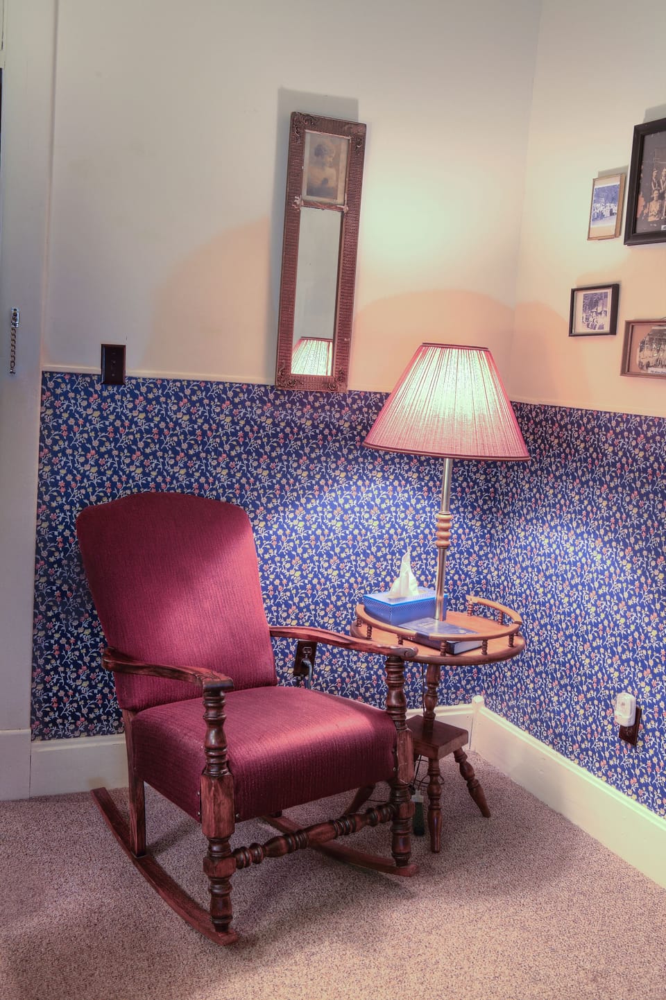 Basic Room, 1 Full Bed | Individually decorated, individually furnished, iron/ironing board