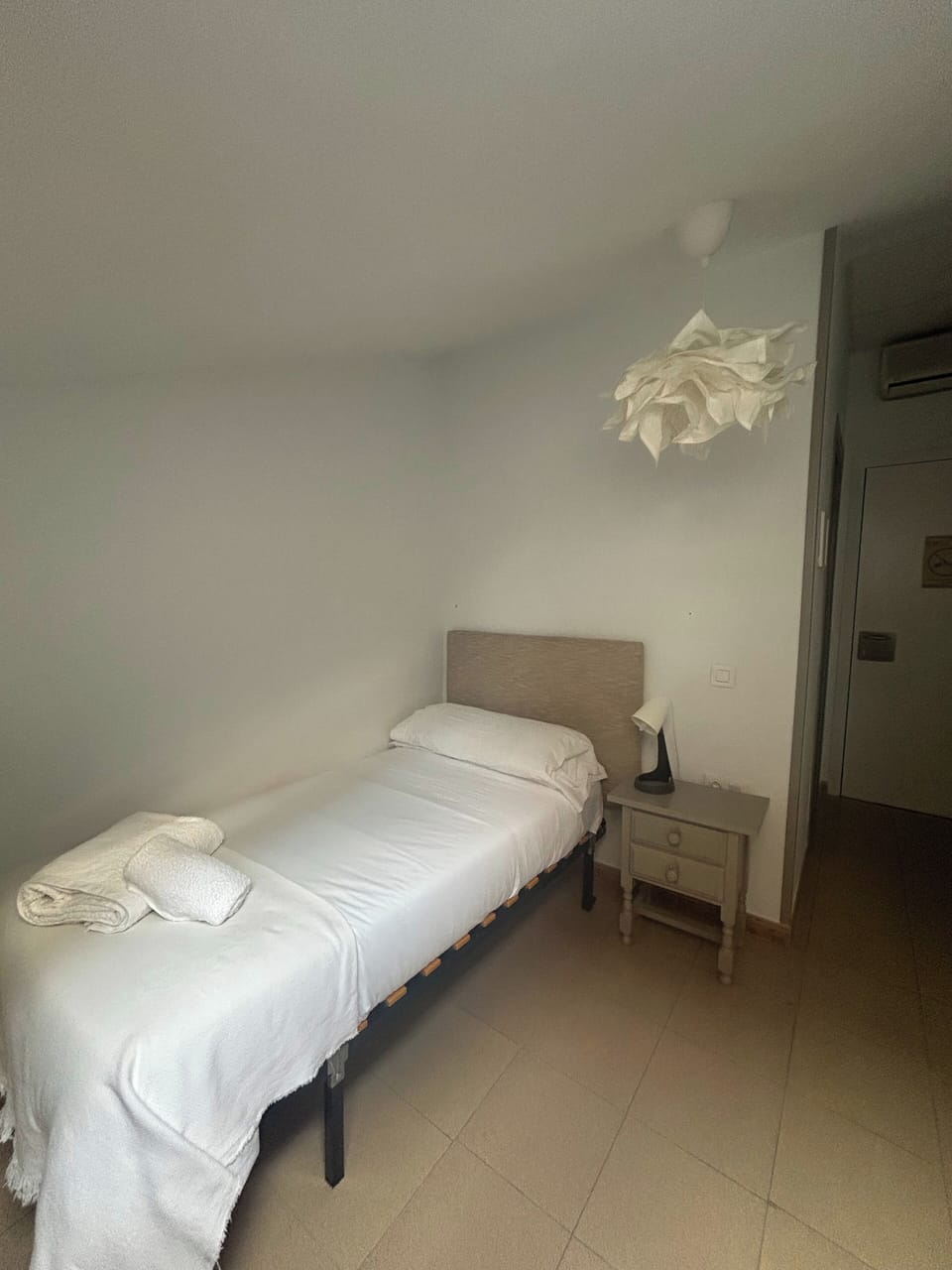 Classic Single Room, Courtyard View | Individually decorated, desk, free WiFi, bed sheets