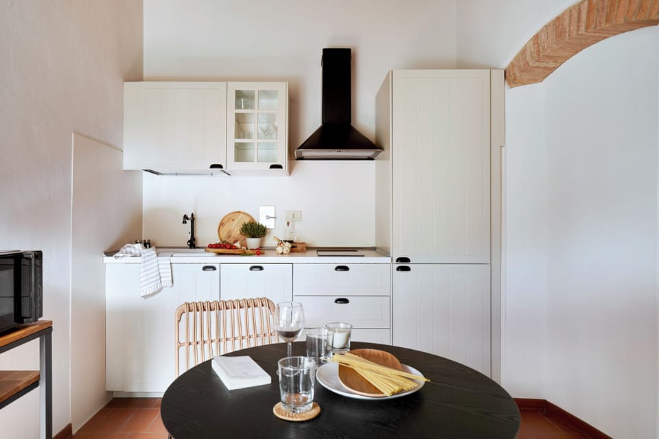 Apartment, 2 Bedrooms, Kitchen, Mezzanine | Private kitchen | Highchair
