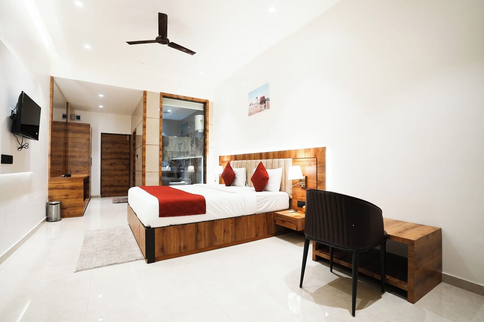 Classic Room | Desk, free WiFi, bed sheets