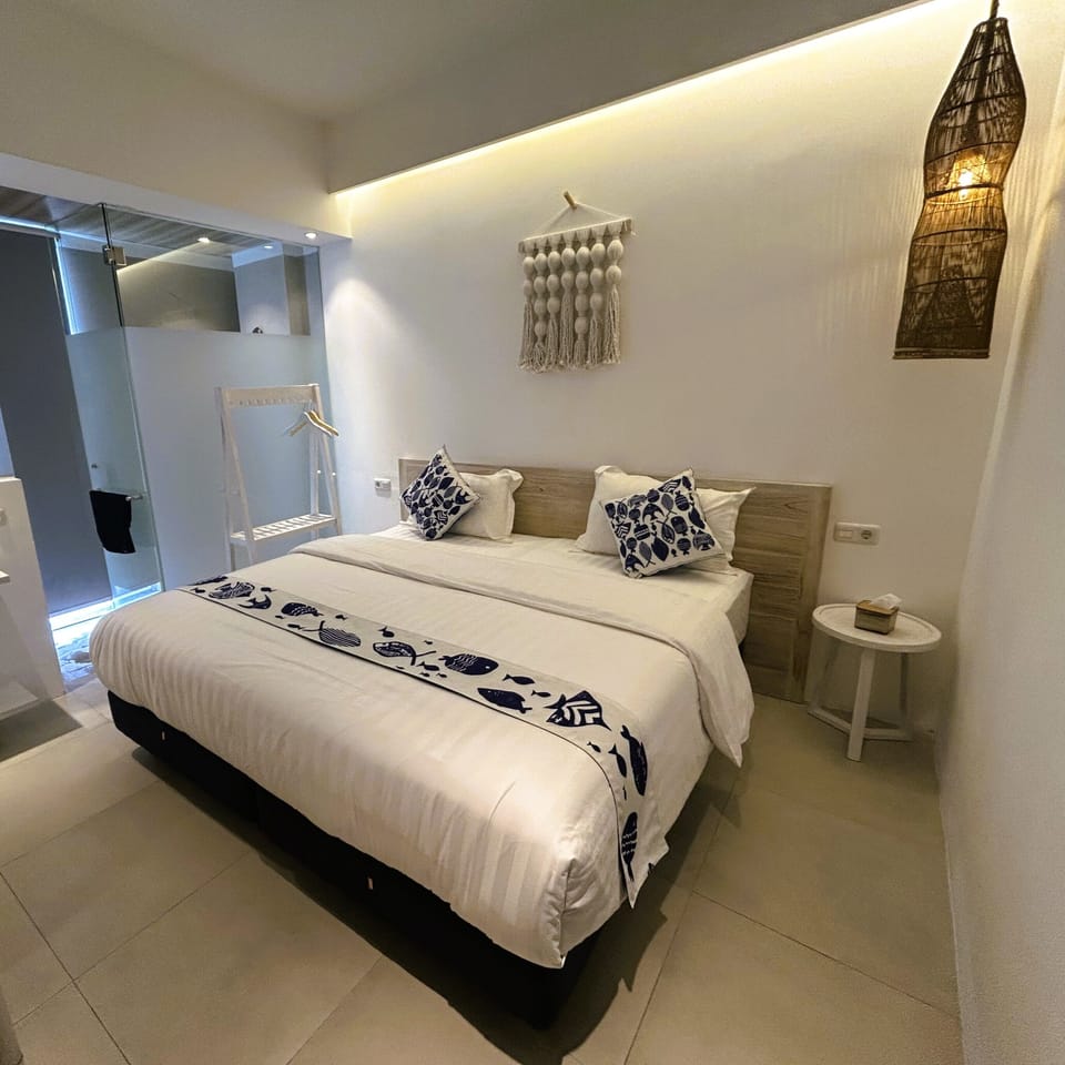 Standard Super King Room No View | Desk, free WiFi, bed sheets