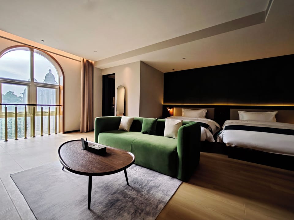 Signature Quadruple Room, Courtyard View | Premium bedding, in-room safe, desk, laptop workspace