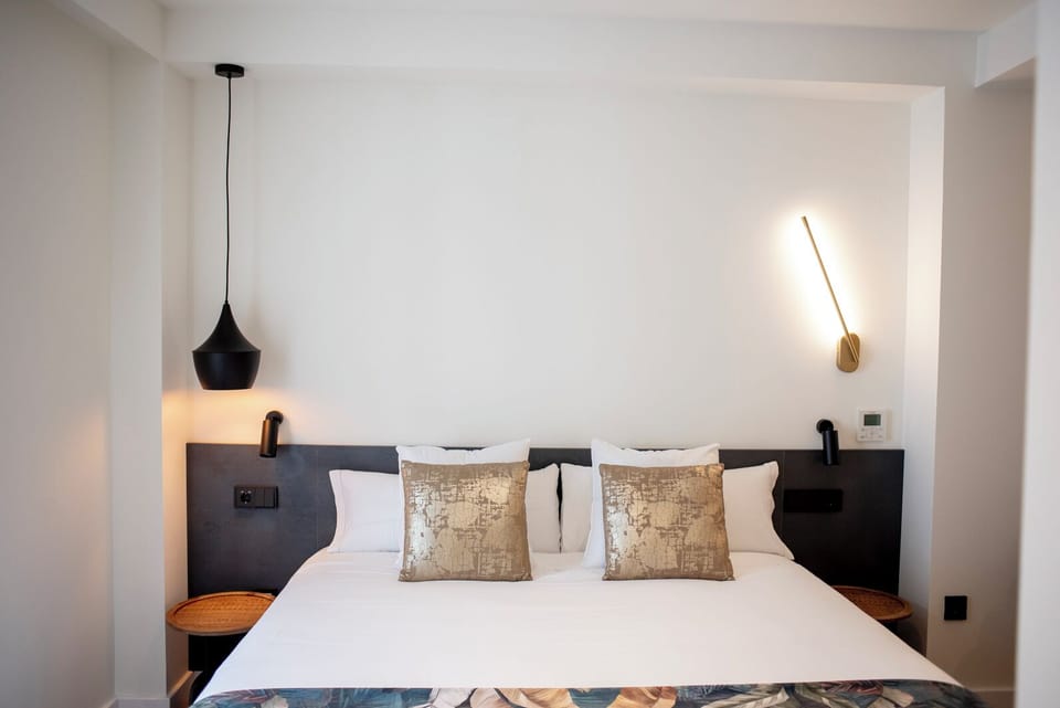 Deluxe Double Room | Desk, blackout drapes, soundproofing, iron/ironing board