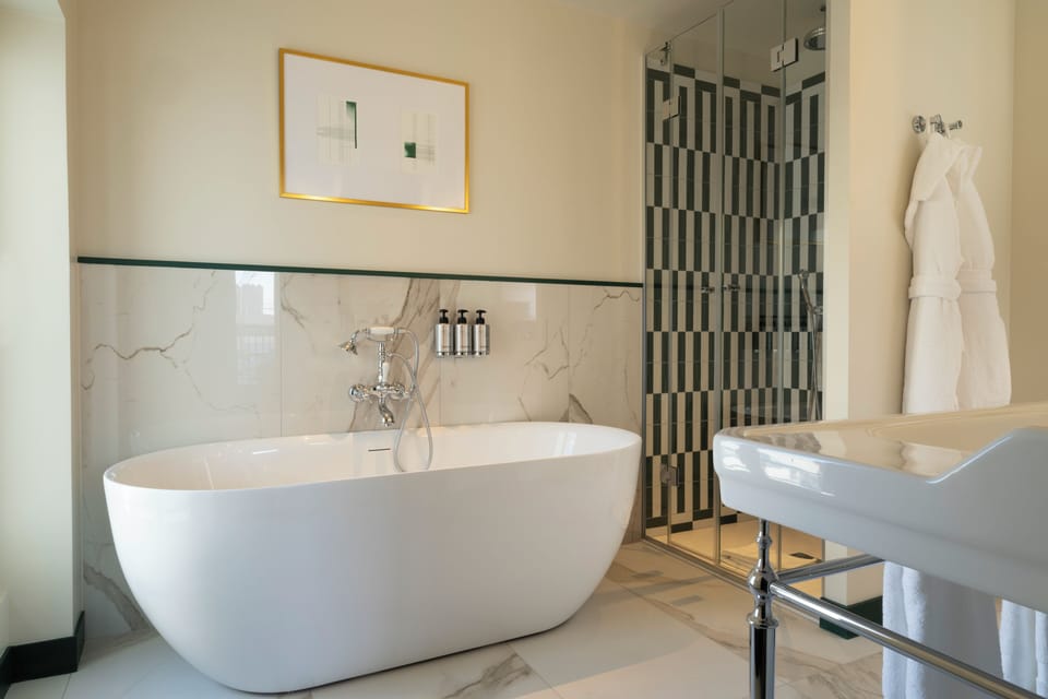 Prestige Room with Terrace and Spa access | Bathroom | Free toiletries, hair dryer, bathrobes, towels