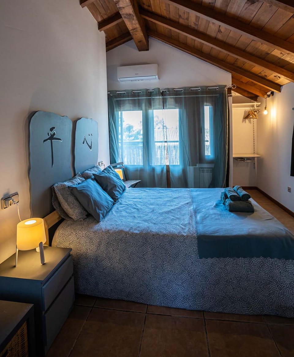 Family House, 4 Bedrooms, Garden View | Bed sheets