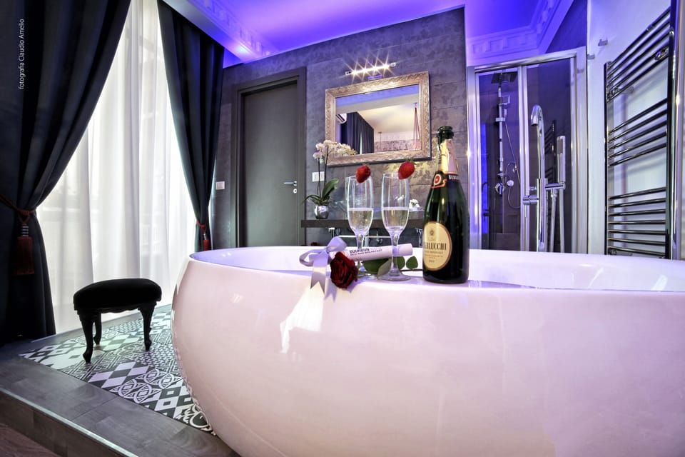 Premium Room | Soundproofing, iron/ironing board, free WiFi, bed sheets