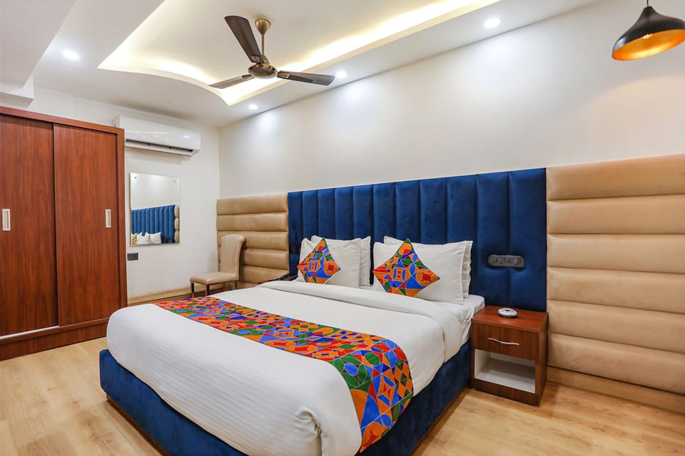 Egyptian cotton sheets, premium bedding, in-room safe, free WiFi
