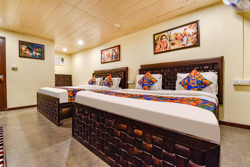 Egyptian cotton sheets, premium bedding, in-room safe, free WiFi