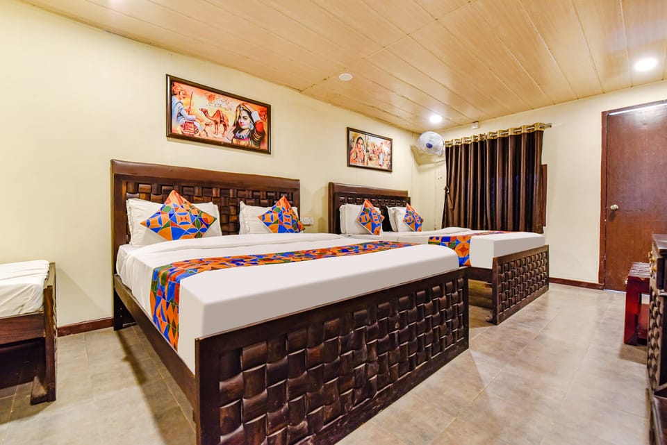 Egyptian cotton sheets, premium bedding, in-room safe, free WiFi