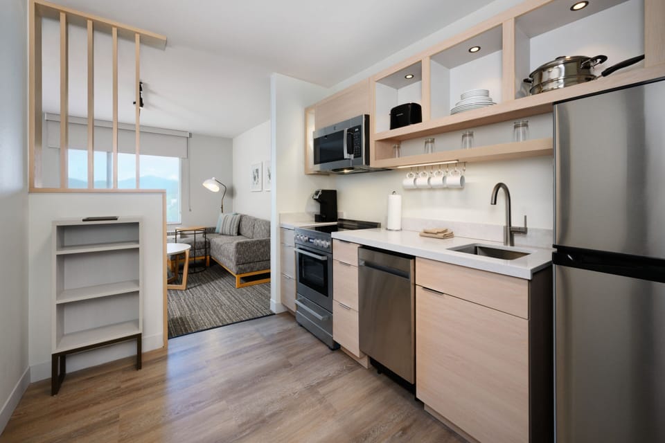 Suite, 1 Bedroom | Iron/ironing board