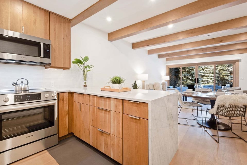 Condo, 2 Bedrooms | Private kitchen | Fridge, oven, coffee/tea maker