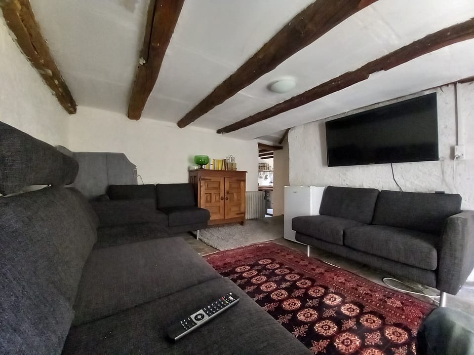 Shared Dormitory, 1 Bedroom, Garden View | Living room
