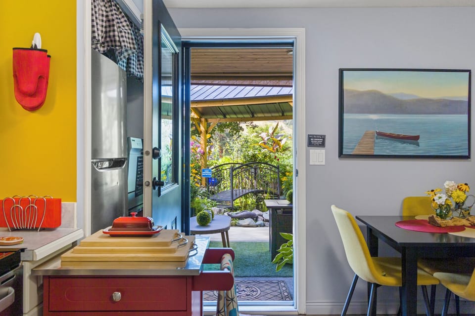 Deluxe Apartment, 1 Bedroom, Garden View | Private kitchen | Espresso maker, coffee/tea maker, fridge, microwave