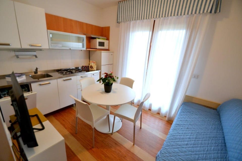 Apartment, 1 Bedroom, Balcony, Ocean View | Interior