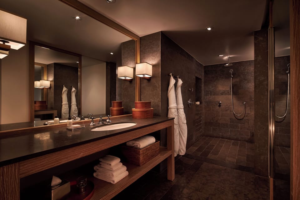 Junior Suite, 1 King Bed (High Floor) | Bathroom | Designer toiletries, hair dryer, bathrobes, slippers