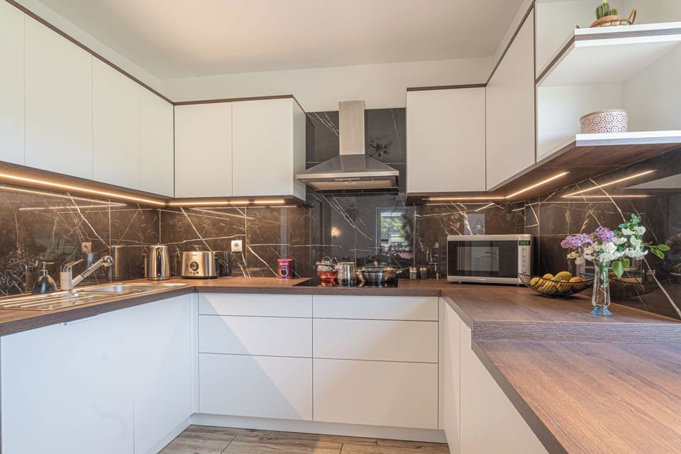 Family House, 3 Bedrooms, 2 Bathrooms (House Dijana With Pool) | Private kitchen