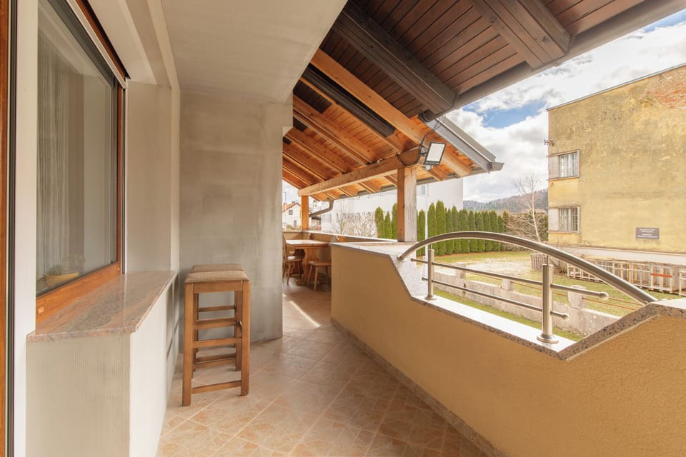 Family House, 3 Bedrooms, 2 Bathrooms (House Dijana With Pool) | Balcony