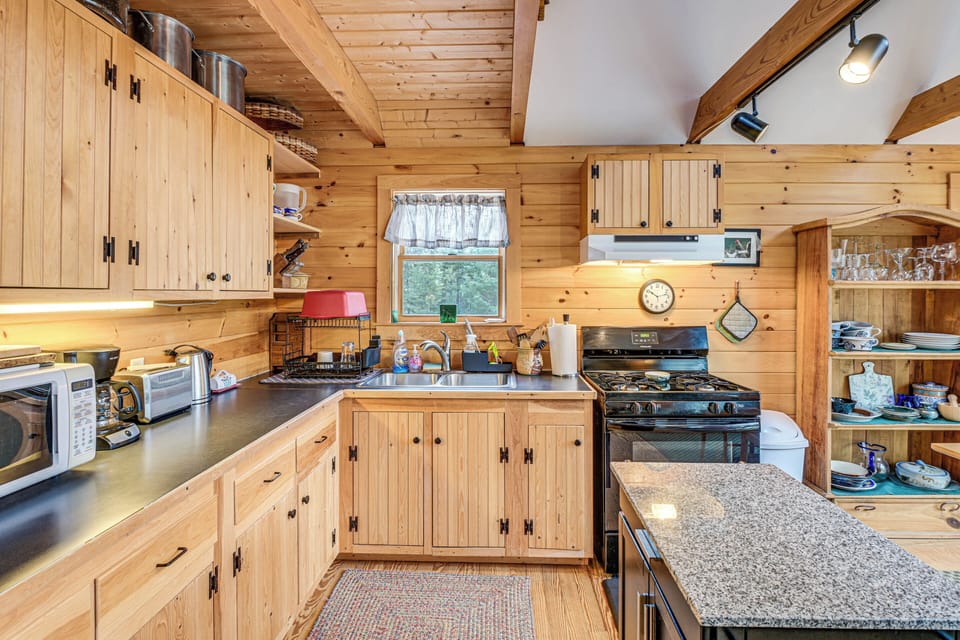 House (2 Bedrooms) | Interior