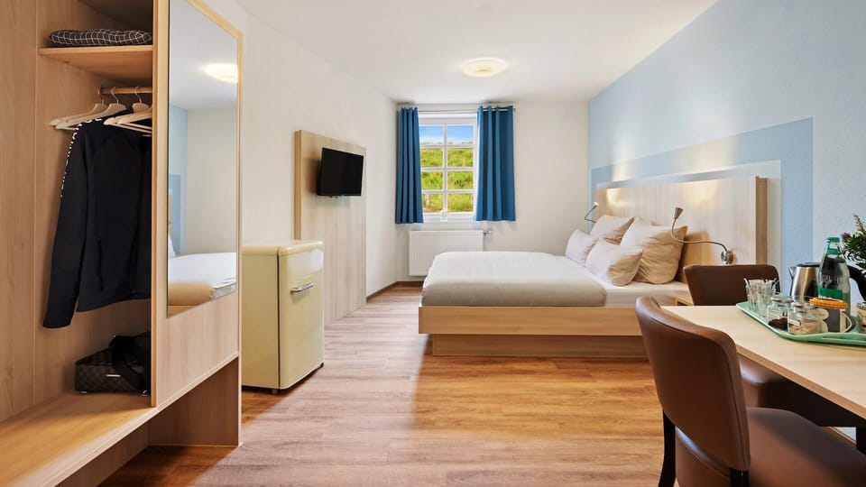 Comfort Double Room | Desk, free WiFi, bed sheets