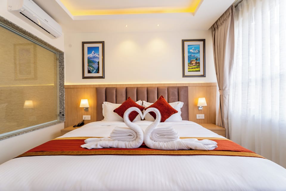 Suite | Hypo-allergenic bedding, desk, soundproofing, iron/ironing board