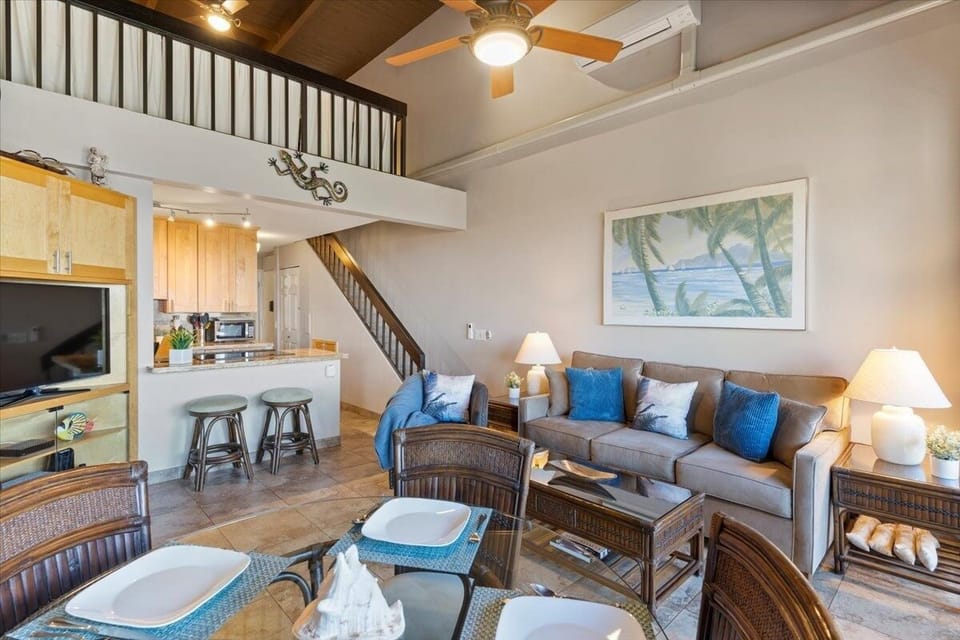Condo, 2 Bedrooms | Living area