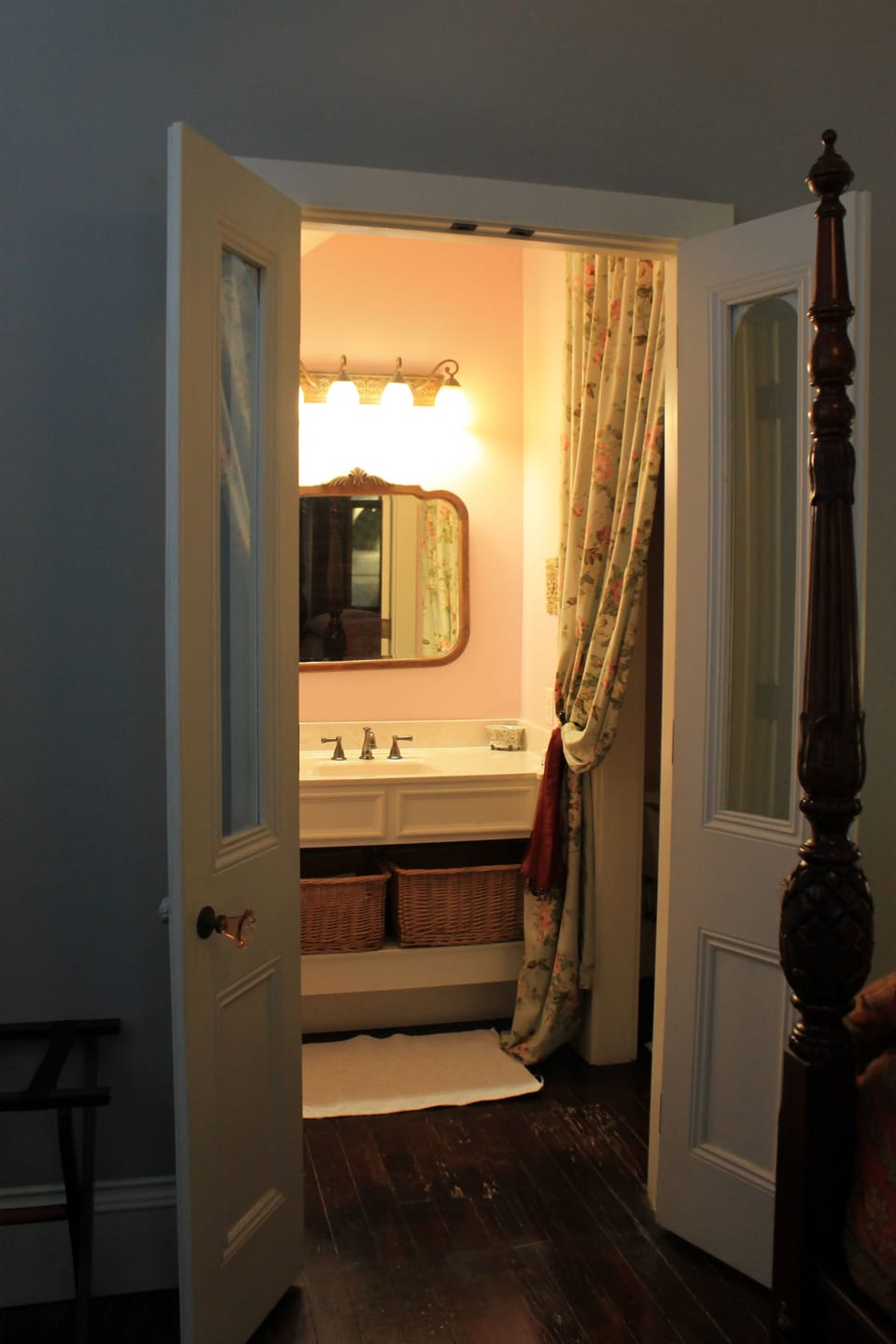 Suite, 1 King Bed, Private Bathroom (Old Savannah) | Bathroom | Hair dryer, towels, soap, toilet paper