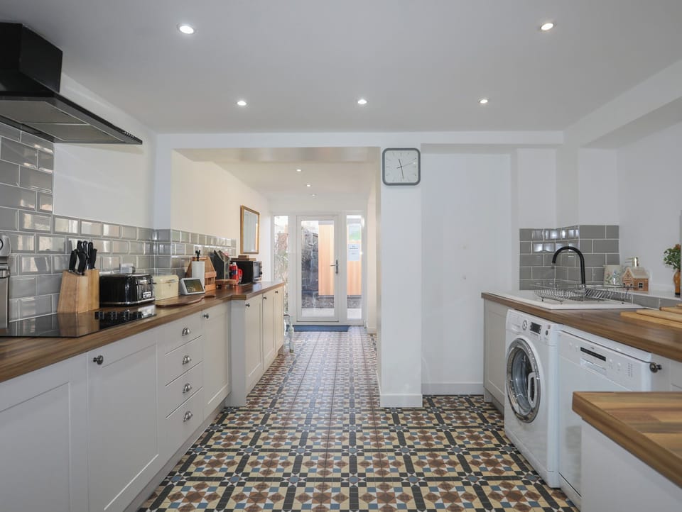 Fridge, dishwasher, electric kettle, toaster