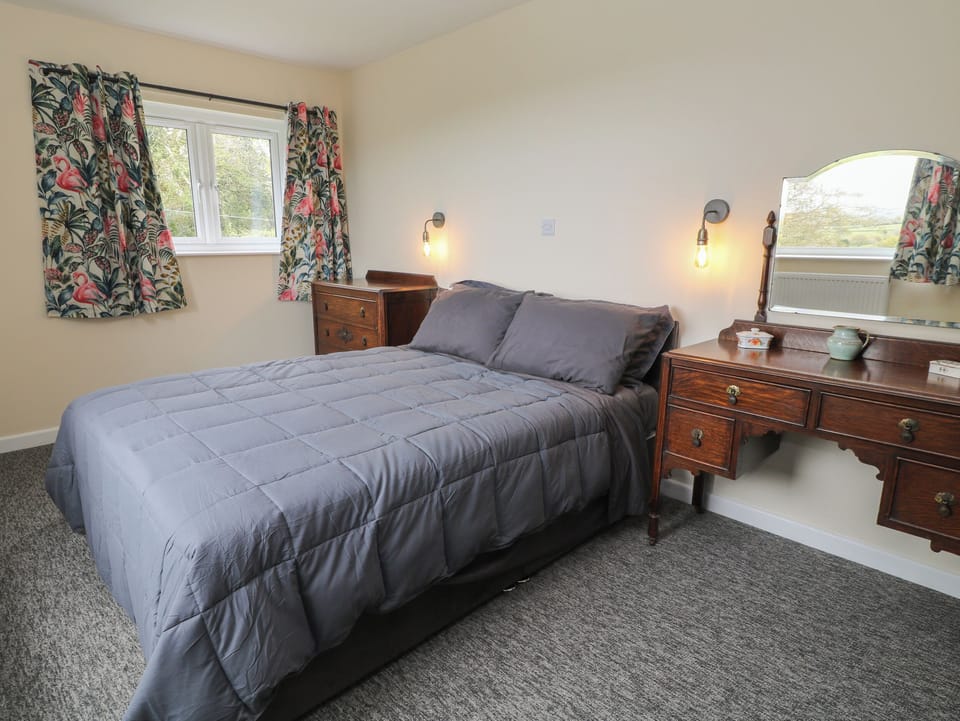 Broadlands Bungalow Cottage in Taunton Deane