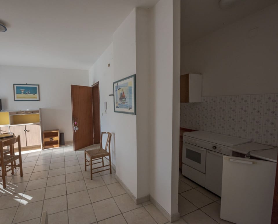 Apartment, 2 Bedrooms, Balcony, City View | Interior