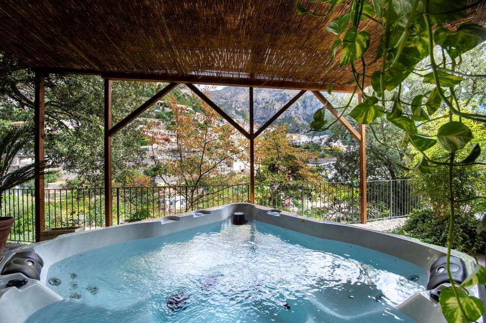 House, Smoking | 6 bedrooms, desk