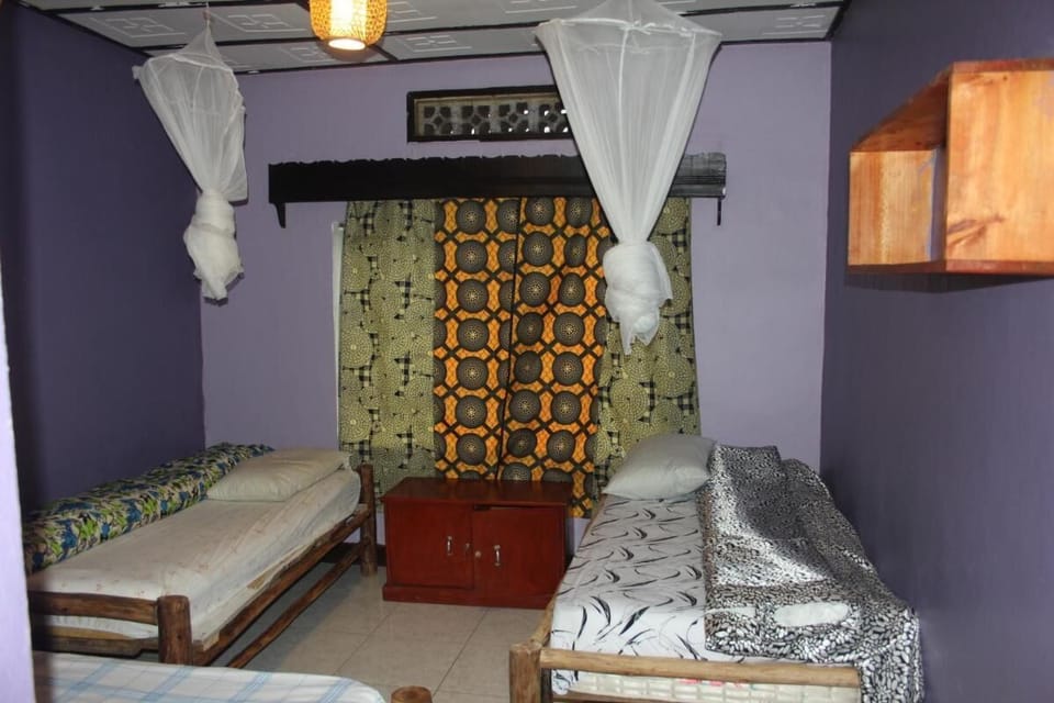 Shared Dormitory, 2 Bedrooms, Smoking, Balcony | 2 bedrooms