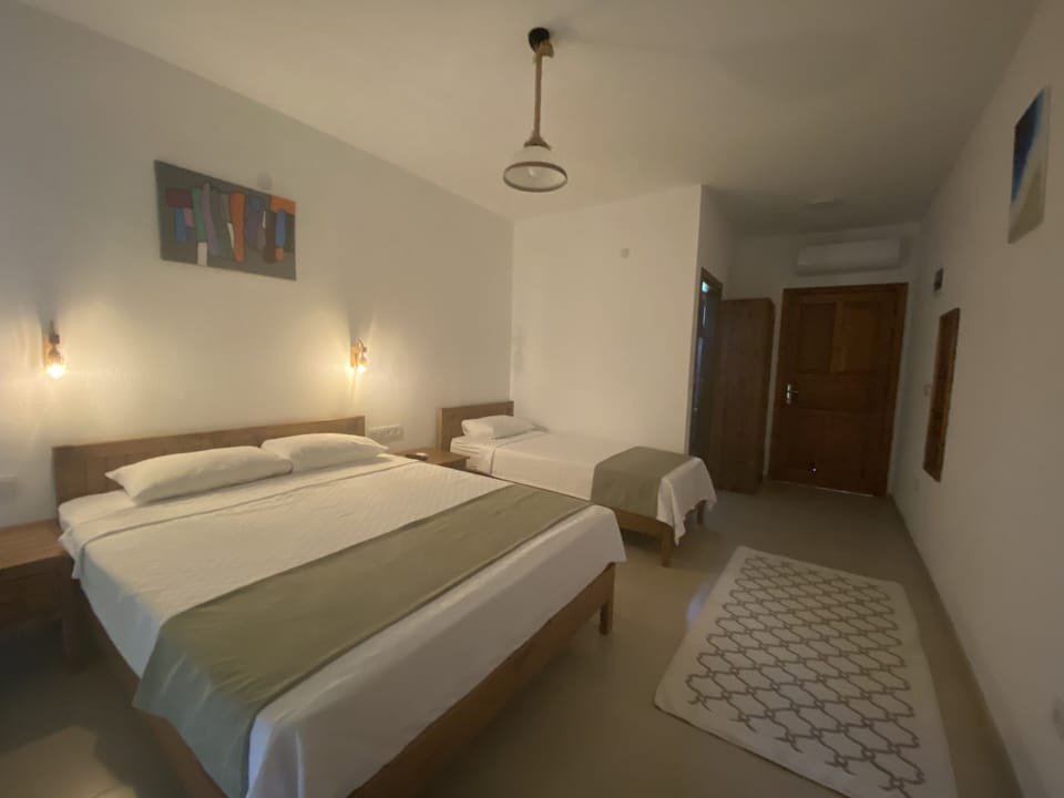 Basic Room, Garden View | Soundproofing, free WiFi, bed sheets