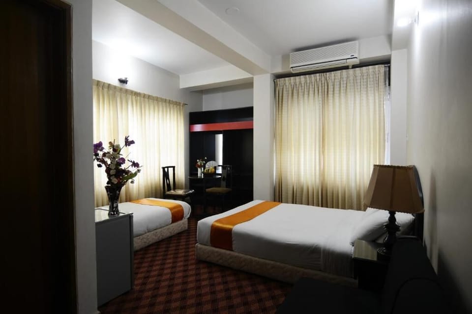 In-room safe, desk, soundproofing, free WiFi