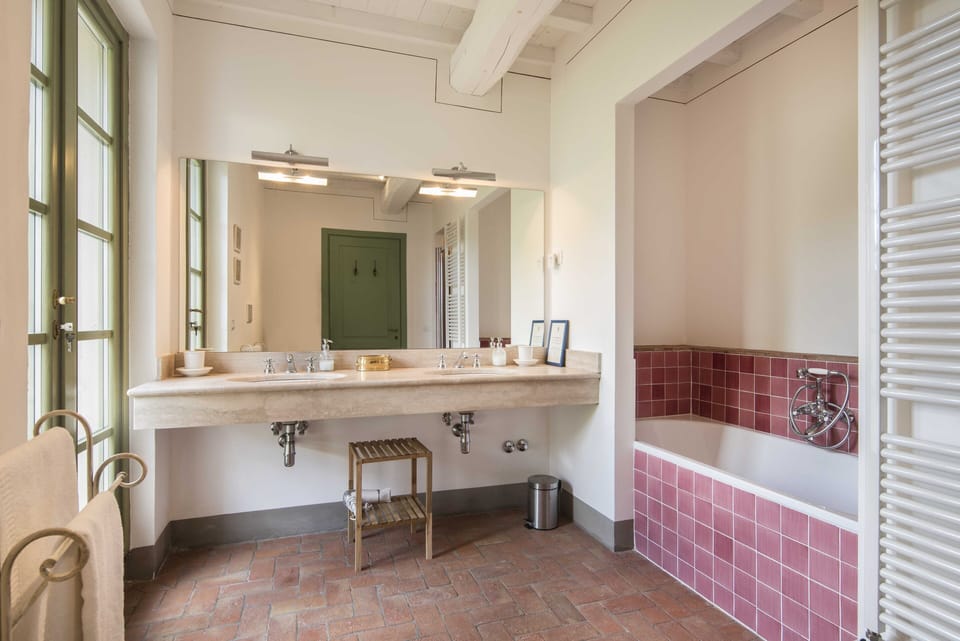 Deluxe Villa, 4 Bedrooms, Private Pool | Bathroom | Free toiletries, hair dryer