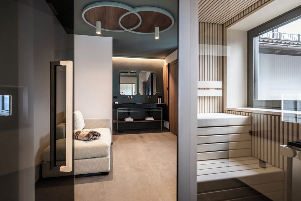 Superior Suite, 1 King Bed with Sofa bed, Balcony, Mountain View | Hypo-allergenic bedding, minibar, in-room safe, individually furnished