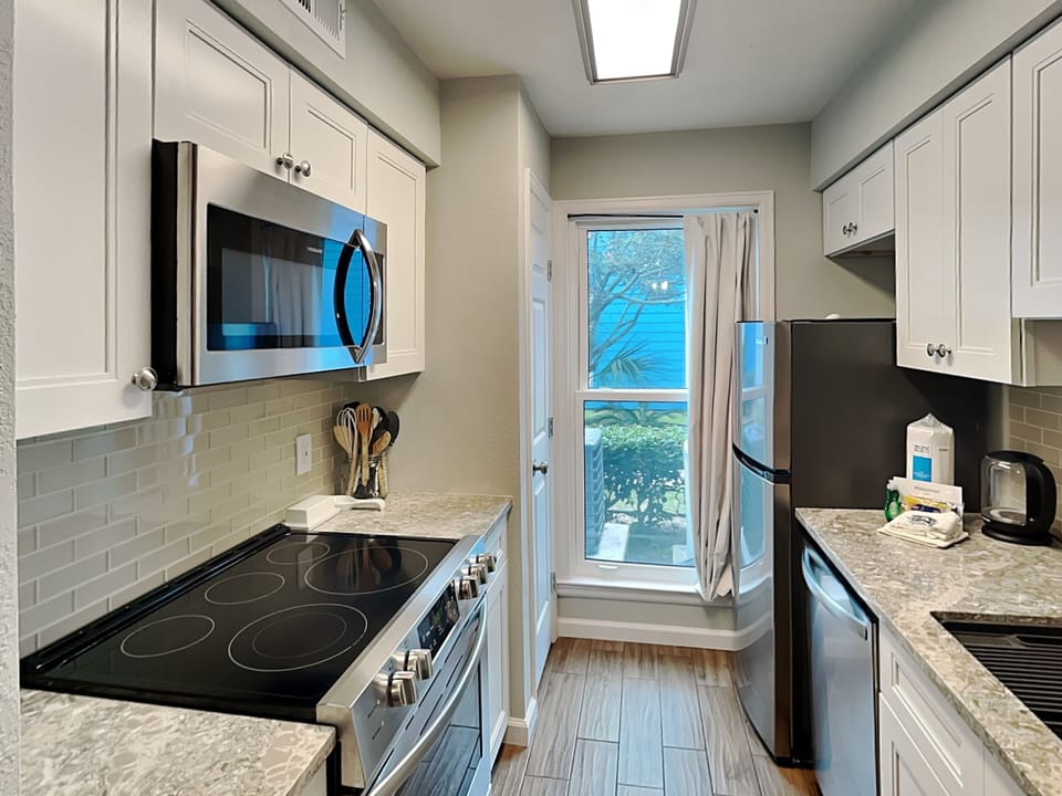 Condo (1 Bedroom) | Property amenity