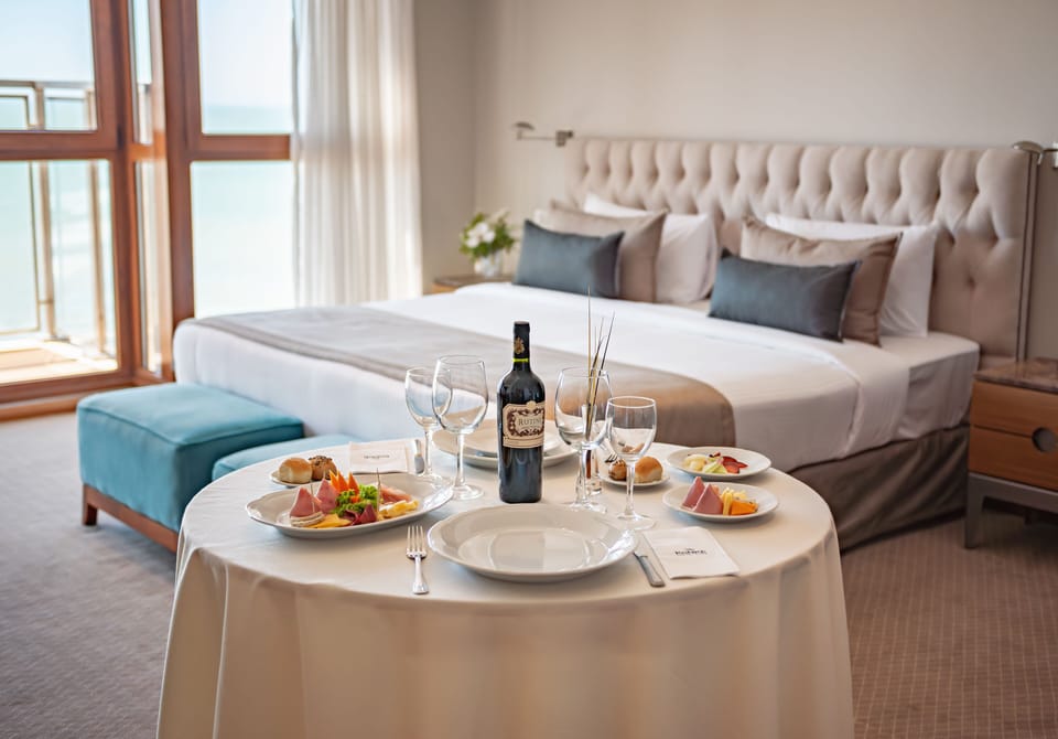Junior Suite, Sea View | In-room safe, blackout drapes, free WiFi