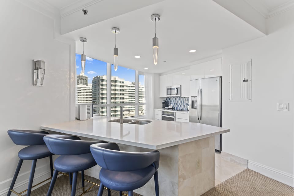 Luxury Apartment | Private kitchen | Fridge, microwave, oven, stovetop